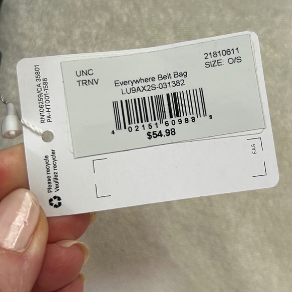 NWT lululemon Everywhere Belt Bag - Picture 4 of 10